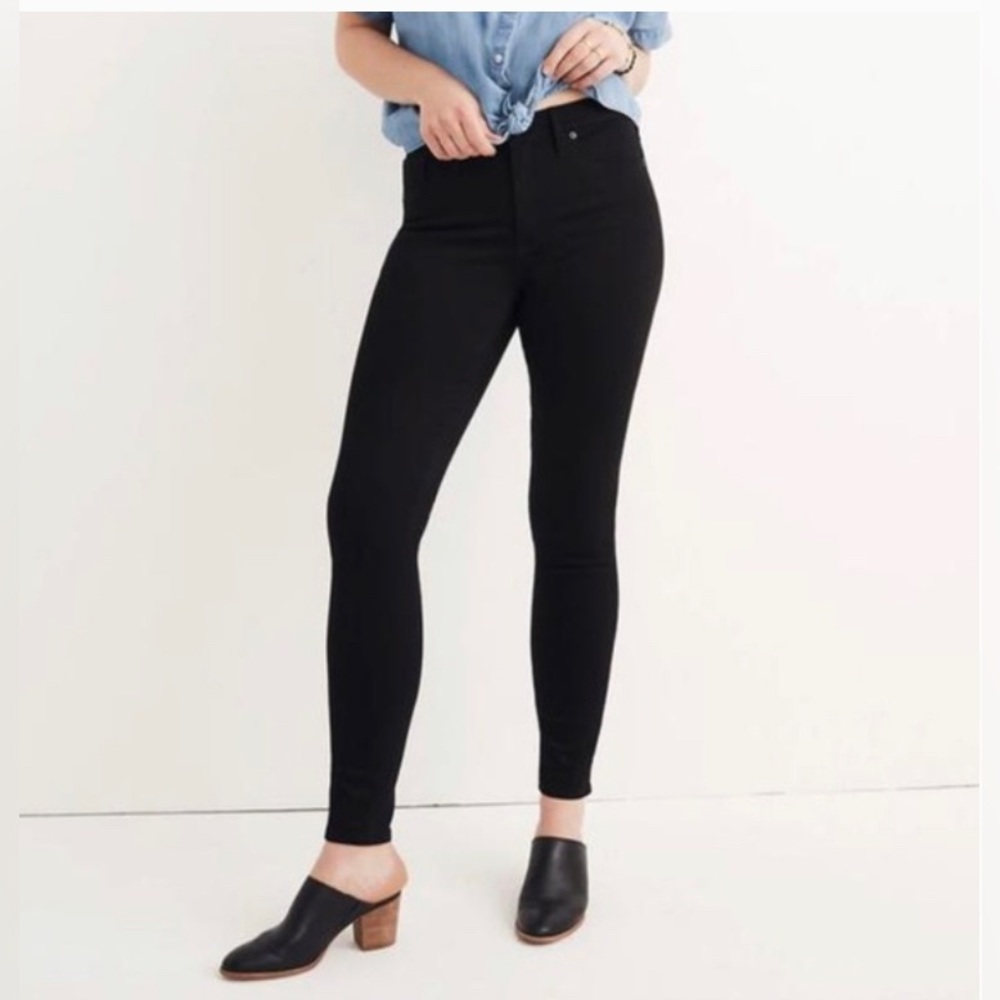 Madewell 9" High-Rise Skinny Jeans in Black